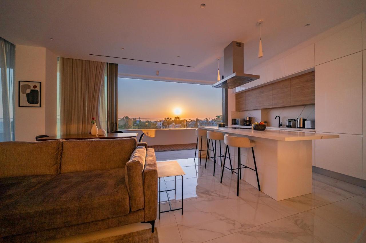 The Palmiers Aparthotel Paphos ภายนอก รูปภาพ