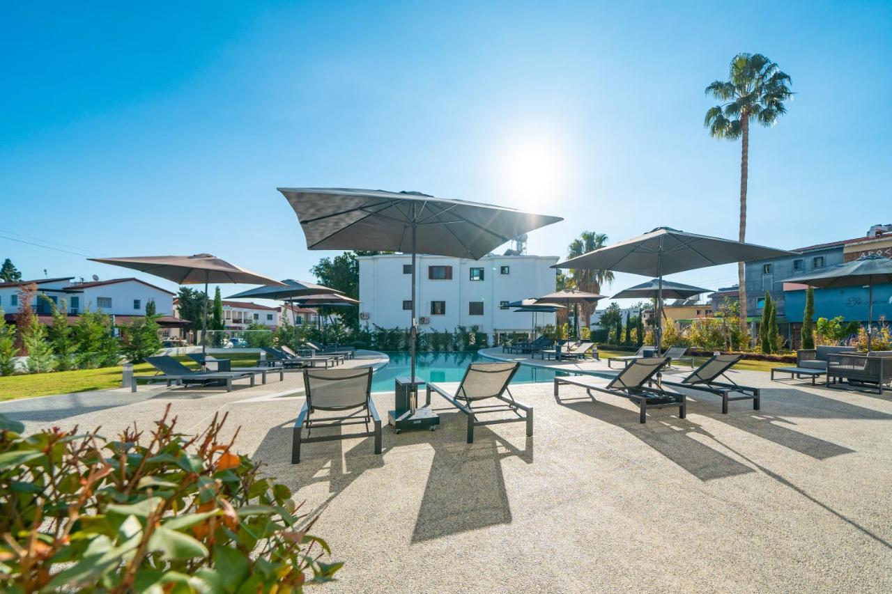 The Palmiers Aparthotel Paphos ภายนอก รูปภาพ