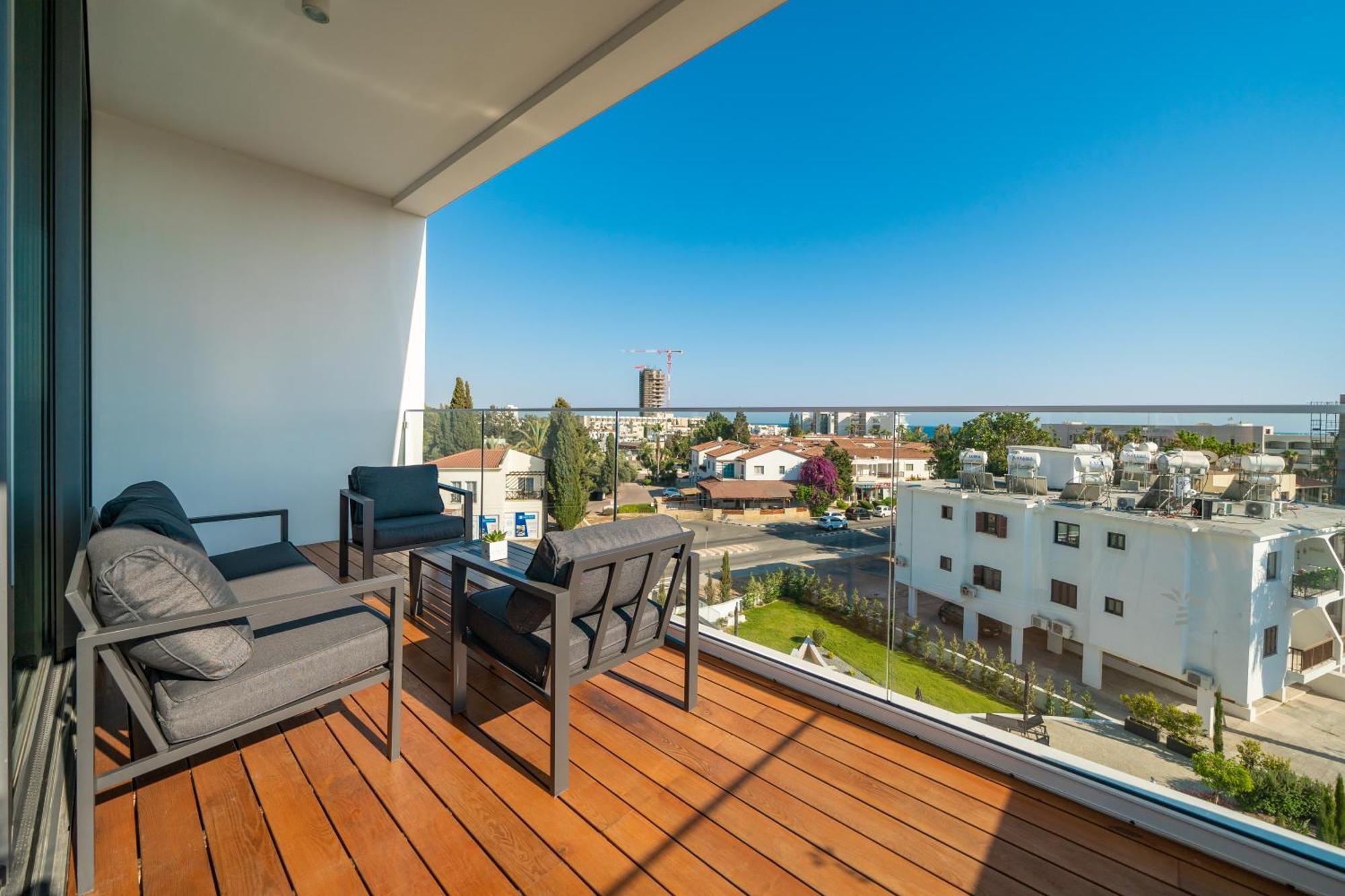 The Palmiers Aparthotel Paphos ภายนอก รูปภาพ